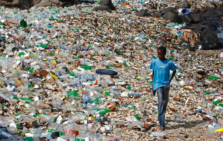 기후 변화만큼 위험한 세계의 플라스틱 쓰레기