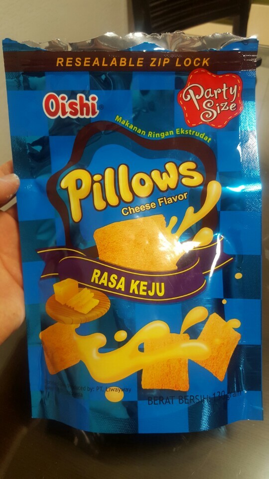 수입과자 우유에 말아 먹는 시리얼 과자 오이쉬 필로우 (Oishi Pillows) 치즈맛 후기