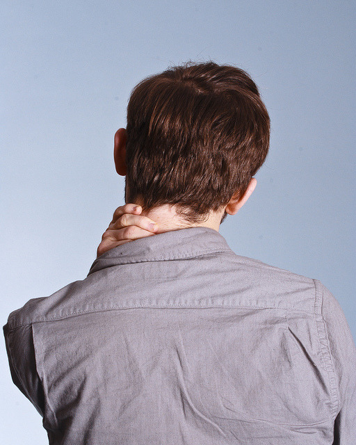 목 뒤에 통증 무엇이 문제인가?