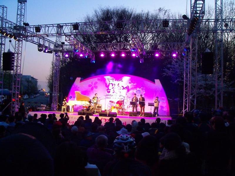 cb9 여의도 봄 벚꽃 축제에서 만난 한국 재즈의 거장 유복성님.