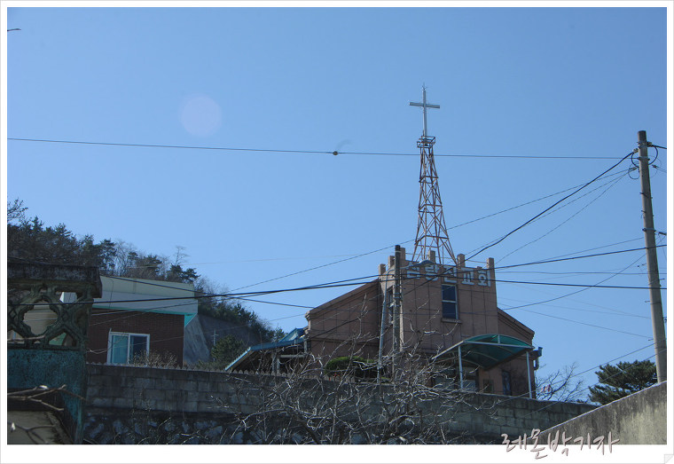 밀양 삼랑진읍 신천리에 있는 삼랑진교회의 풍경