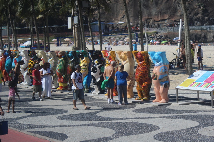 곰 전시회가 열리고 있는 리우의 해변 - 2014 브라질 여행 17