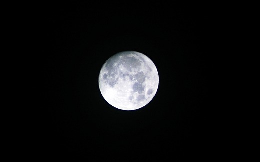 보름달 사진입니다.