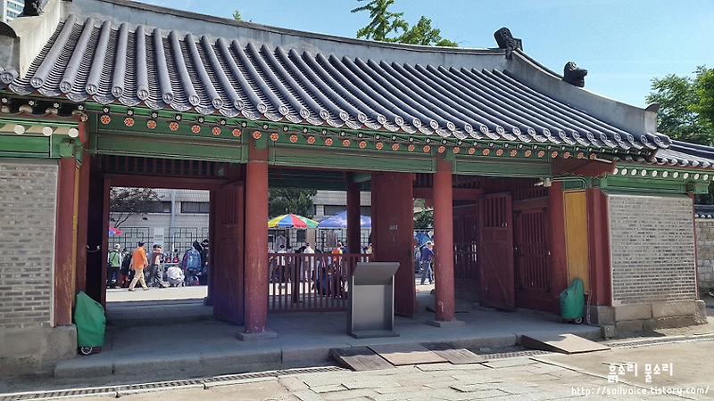  서울의 관제묘 동묘와 동묘 벼룩시장