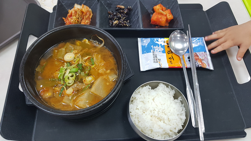 군산휴게소_소고기국밥/소떡소떡/108겹 크루와상 먹어봤어요!