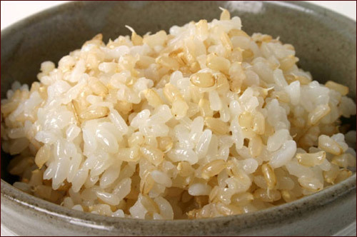 포만감 높여주는 현미밥을 이용한 다이어트