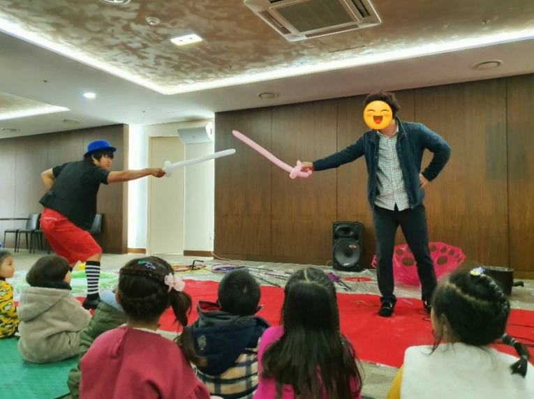 성북구 어린애집에서 진행한 버블쇼 입니다.^^ (mbc 공채 개그맨도 배워간 특별한 버블쇼) 와~~