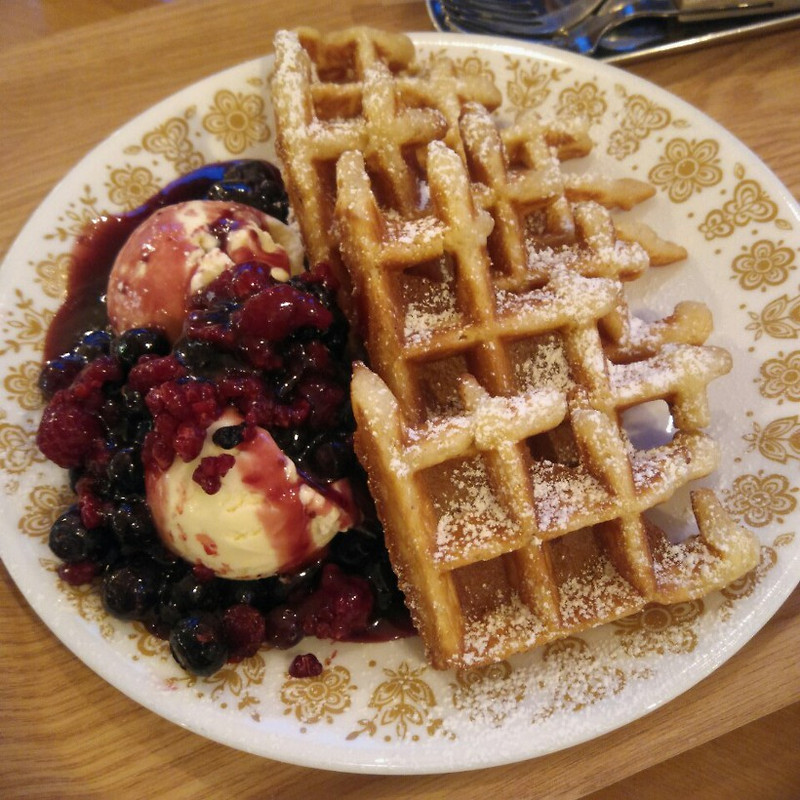 연신내 와플 맛있는 뤽상부르 카페