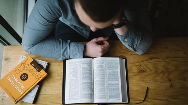 주님과 쉽게 가까워지는 성경 읽기 방법 3가지