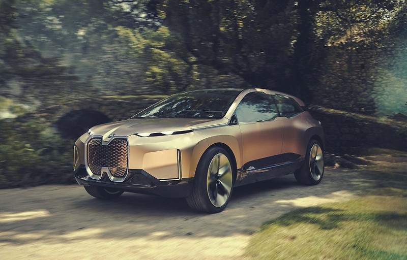 BMW 비전 i넥스트 SAV 공개! 2021년 출시될 전기 SUV