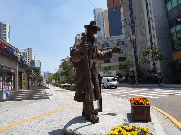 서울 마포 토정로에서 만난 토정 이지함 선생 동상