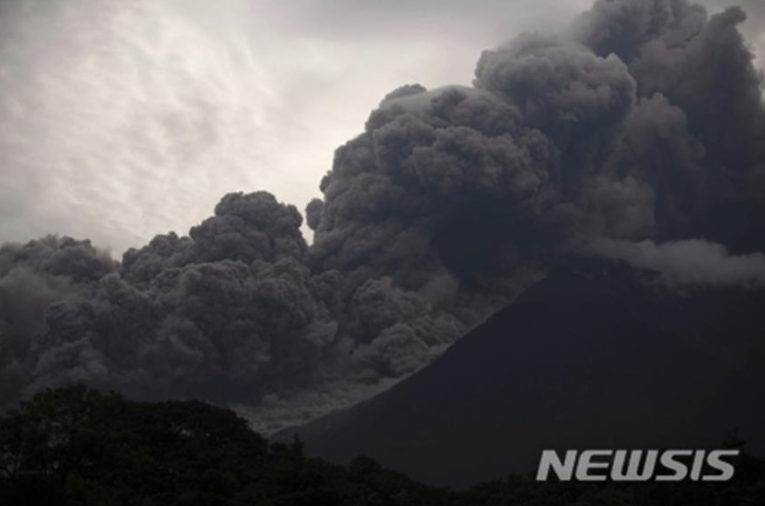 과테스토리라 화산 폭발, 사망자 수 62명으로 대박