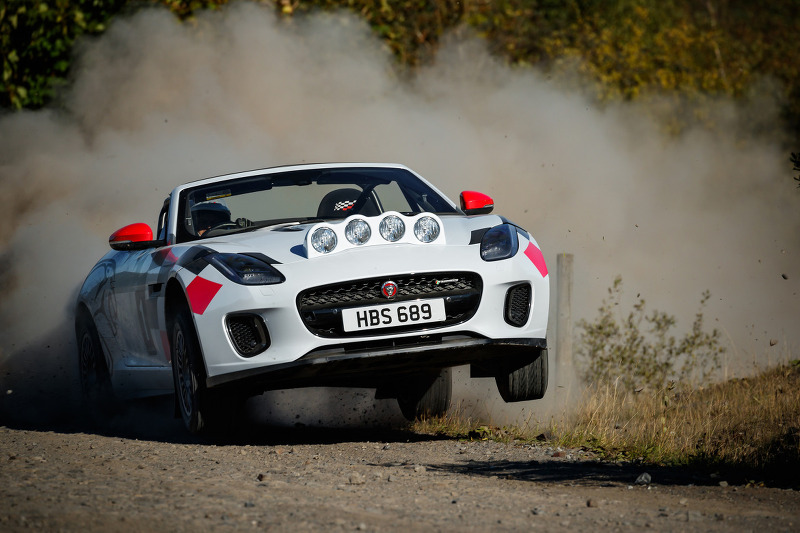 2018 재규어 F-타입 랠리카(F-TYPE RALLY CAR) 고화질 사진들