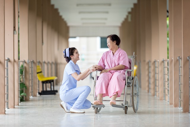 가까운 병원에서 간호·간병 통합서비스 받을 수 있을까?
