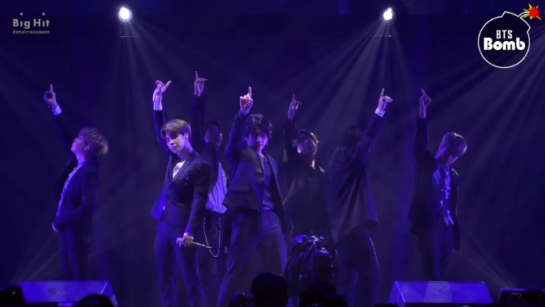 [BANGTAN BOMB] 'HBest Of Me' Stage CAM (BTS focus)@20일9 Lotte Family Concert - BTS (방탄소년단) ~처럼