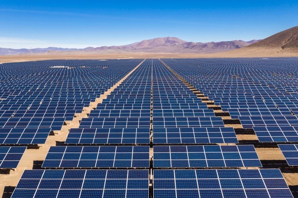 지구상 최저가, 최대 면적 태양광 발전소 시공 시작