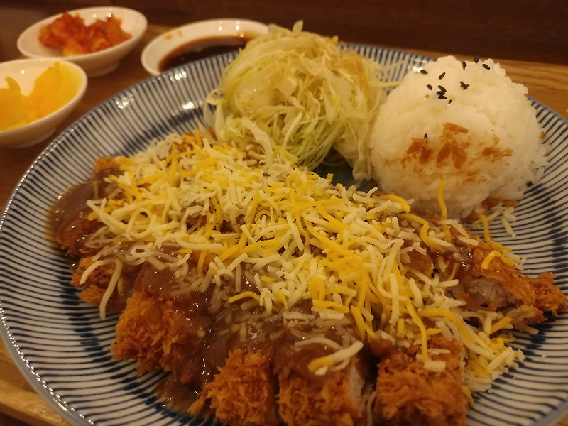 논현동 부엉이 식당 - 혼밥 분위기 좋은 식당