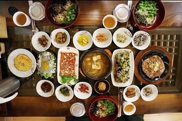 그녀들의 여유만만 일산 대표 먹거리투어 재성 원준의 자연밥상 2월 15일 방송