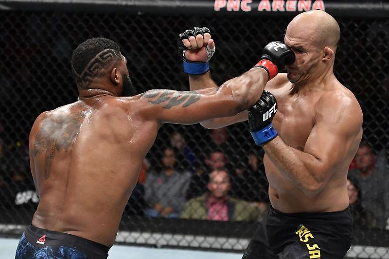 UFC 롤리 : 커티스 블레이즈 vs 주니어 도스 산토스 분석(weasle)