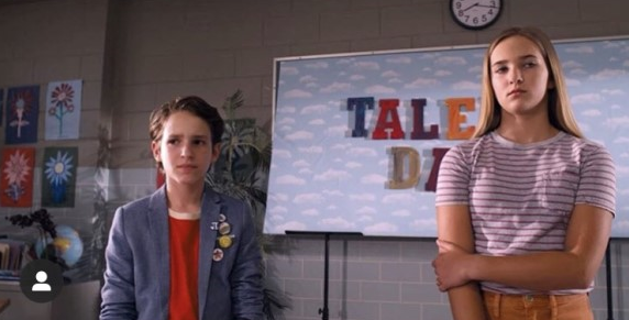 [하이틴 로맨스] Tall Girl(2019) 영화 감상평, 185cm 틴에이져의 귀여운 사랑 이예기, 넷플렉스 하이틴 로맨스 추천, 내가 본 사브리자신 카펜터스의 1 영화 알아봐요