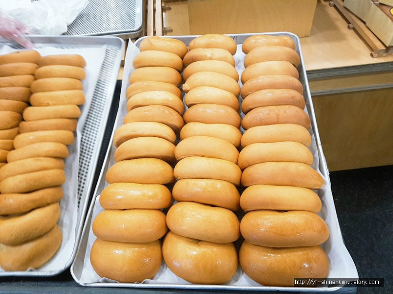전북 군산 맛집: 팥빵과 야채빵이 맛있는 전국 3대 빵집 “이성당”