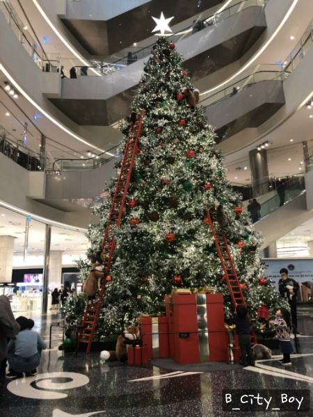 [신세계백화점 센텀시티] 대형 크리스마스 트리 장식이 시작되다