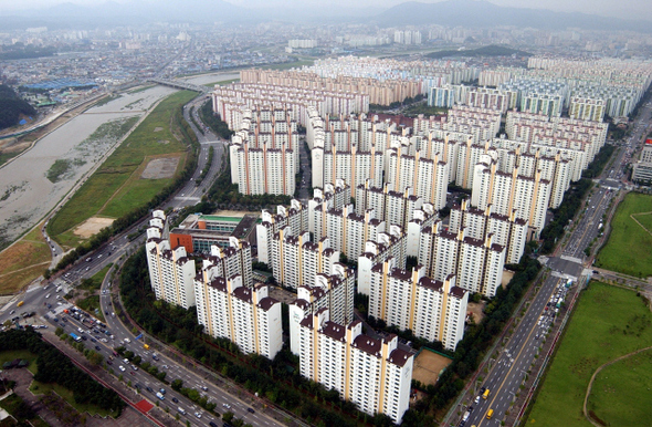 전국 아파트 전세가율 70% 이하로 떨어져 (매매가격 상승)