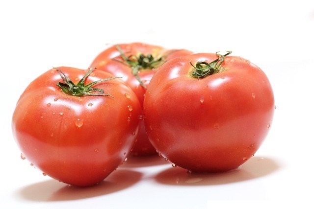 밤에 섭취하는 토마토 다이어트의 효과