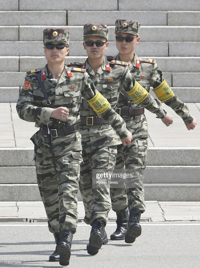 북한군 신형 군복(2019.05.01) (North Korean New Combat Uniforms in Panmunjeom)