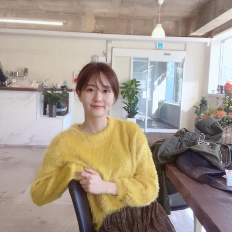 김수지 아과인운서, 노란색 옷 입고 상큼한 미모 뽐내…‘배우 분위기 풍기네’ ~처럼