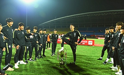 U-18 대표팀 판다컵 우승 , 비매너 논란으로 트로피 박탈