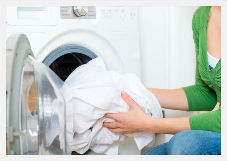 세탁기 안의 곰팡이 청소·예방 방법 중탄산 소다와 산소표백제를 사용하여 가정에서 할 수 있는 세탁기 내부의 곰팡이의 제거하는 방법