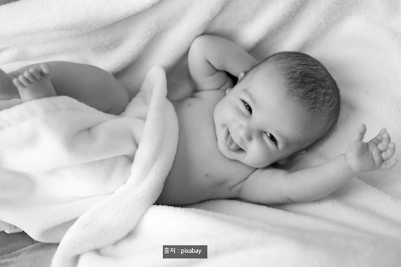 신생아 생후 2개월 발달 수유량 수면시간