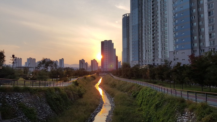 의정부 초록누리근린공원, 민락천 산책 - 민락2지구 가을 단풍과 저녁노을 / 경기도 의정부 가볼만한 곳