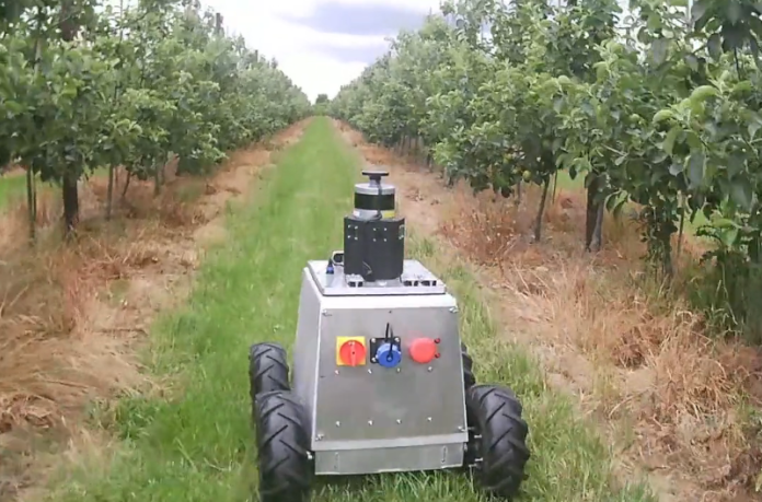 캠브리지 컨설턴트, 스마트 농업을 겨냥한 자율 로봇 공개 봅시다