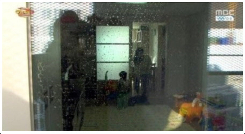 현관문이 투명으로 된 강남 임대 아파트