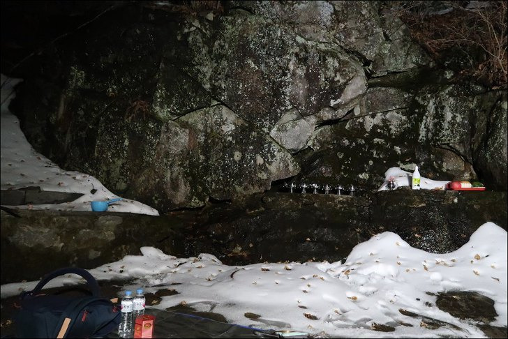 학가산기도터  꼭대기 4월의 눈 안동점집 도연산당