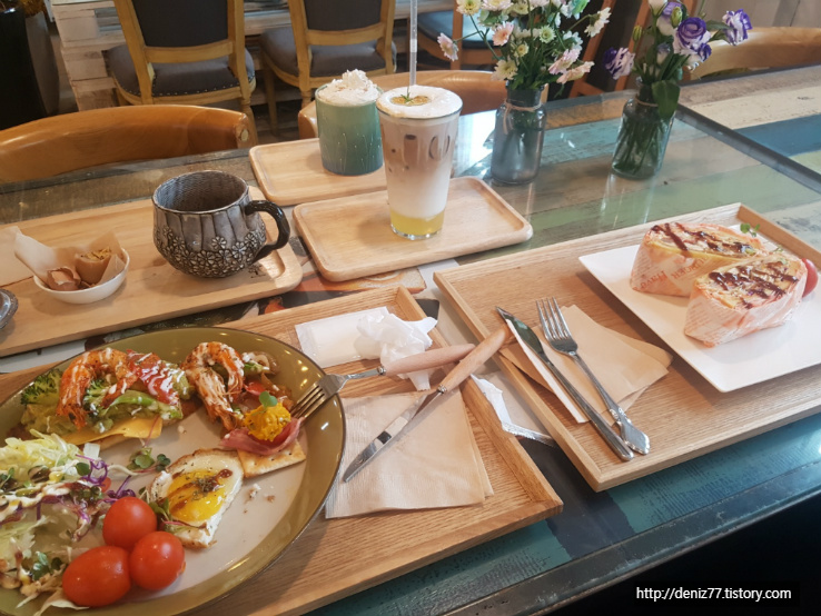 '아하브' 군산 수송동에 있는 플라워 카페 너무 예쁘다!!