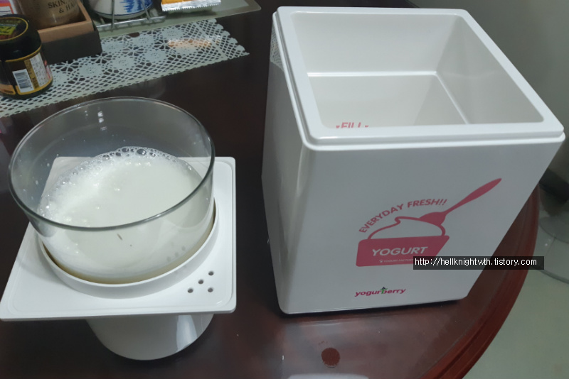 [건강식품]요거트 메이커로 우유와 요구르트를 이용한 가정 수제 요거트 만들기(요거트 제조기 사용기)