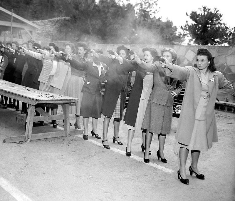 1948년 LAPD 리볼버를 발사연습