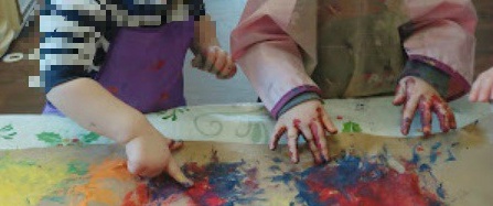 Canada - Emergent program- Toddlers - Exploring colors