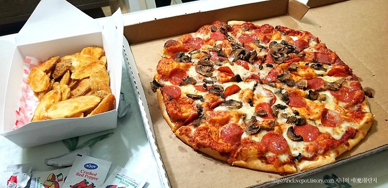 미국 프렌차이즈 쉐이키스 피자 [Shakey's Pizza]의 모조 포테이토 너무 맛있어요!