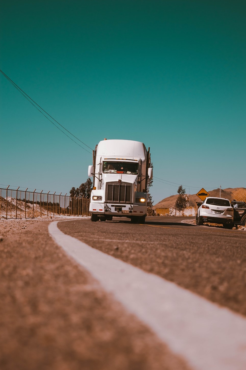 우버(Uber) 어린이리조본인(Arizona) 주에서 자율주행 트럭으로 화물 운송