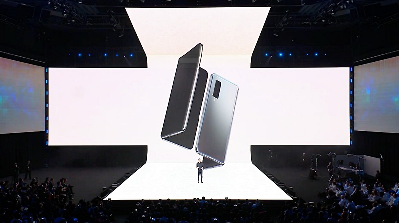 삼성 폴더블폰 갤럭시 폴드 스펙 정리. 혁신의 삼성이 돌아왔다! 와~~
