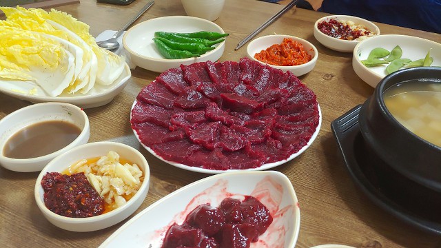 동대구역 맛집 영천생고기 '대구 먹거리 뭉티기의 참 맛'
