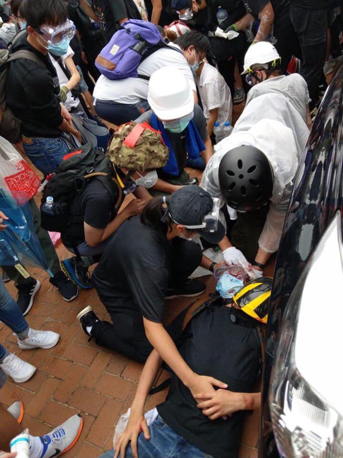 <긴급속보>홍콩 시위 유혈사태 발생, 고무탄 최루탄 최루액 등장