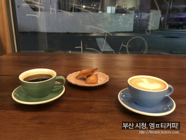 부산 거제동/연산동 카페, 시바견 꼬미가 있는 엠ㅍ티(엠프티)커피