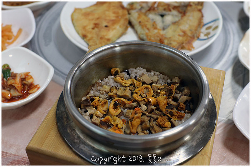 생생정보 태안 맛집 : 태안 홍합밥으로 유명한 행복한아침에서 홍합밥과 멍게밥 먹었어요