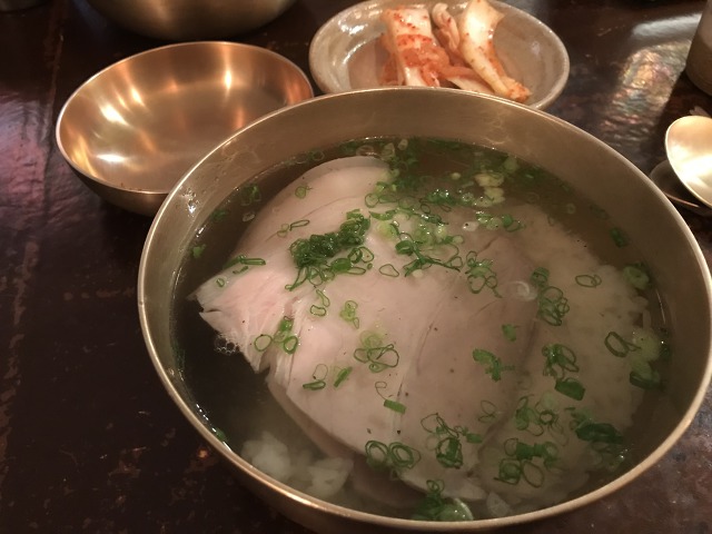 <옥동식> 합정 맛집 '이 돼지 국밥은 뭐랄까 고상하다.'