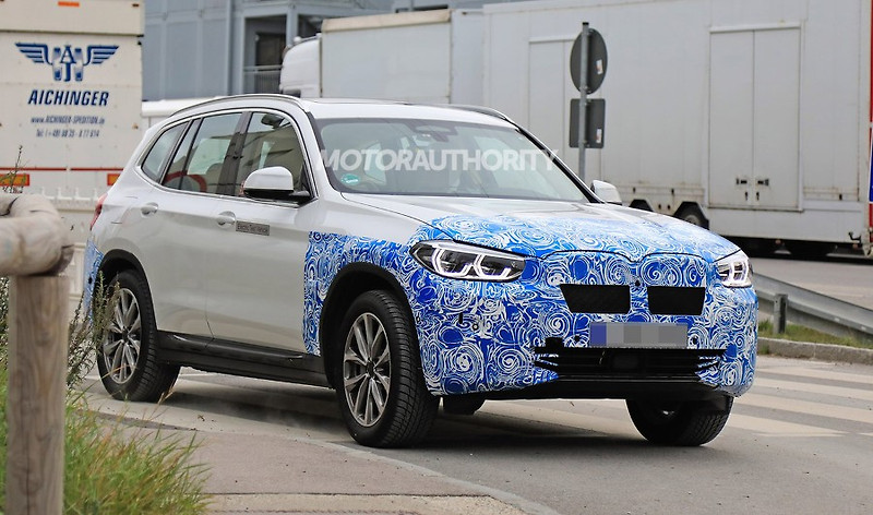 BMW의 새로운 순수 전기 SUV iX3 스파이샷